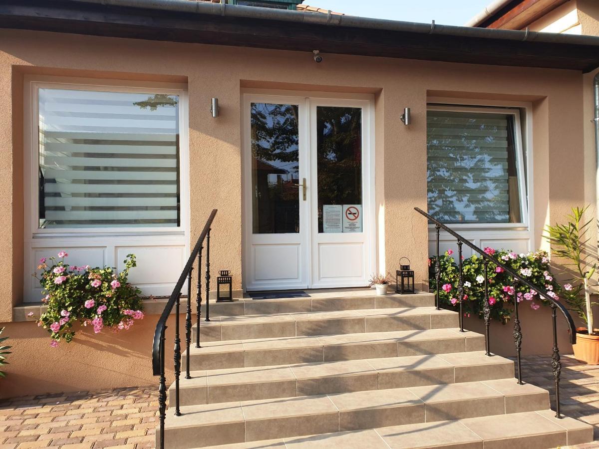 Mediterran Villa Kecskemét Exteriér fotografie